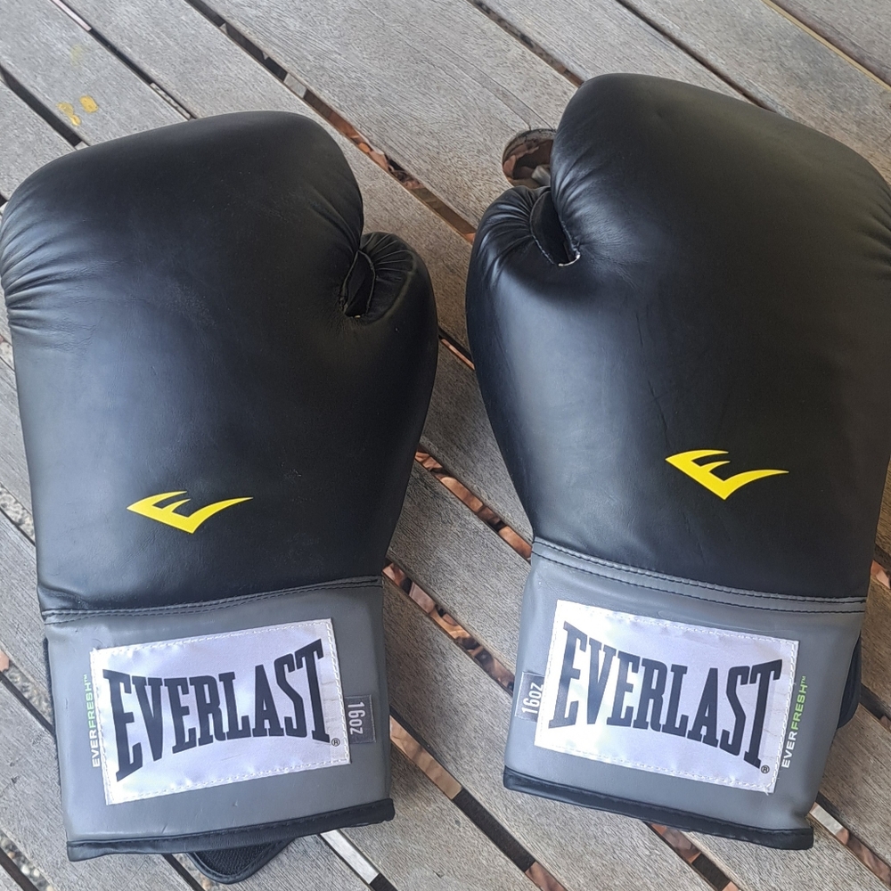 Boxing gloves